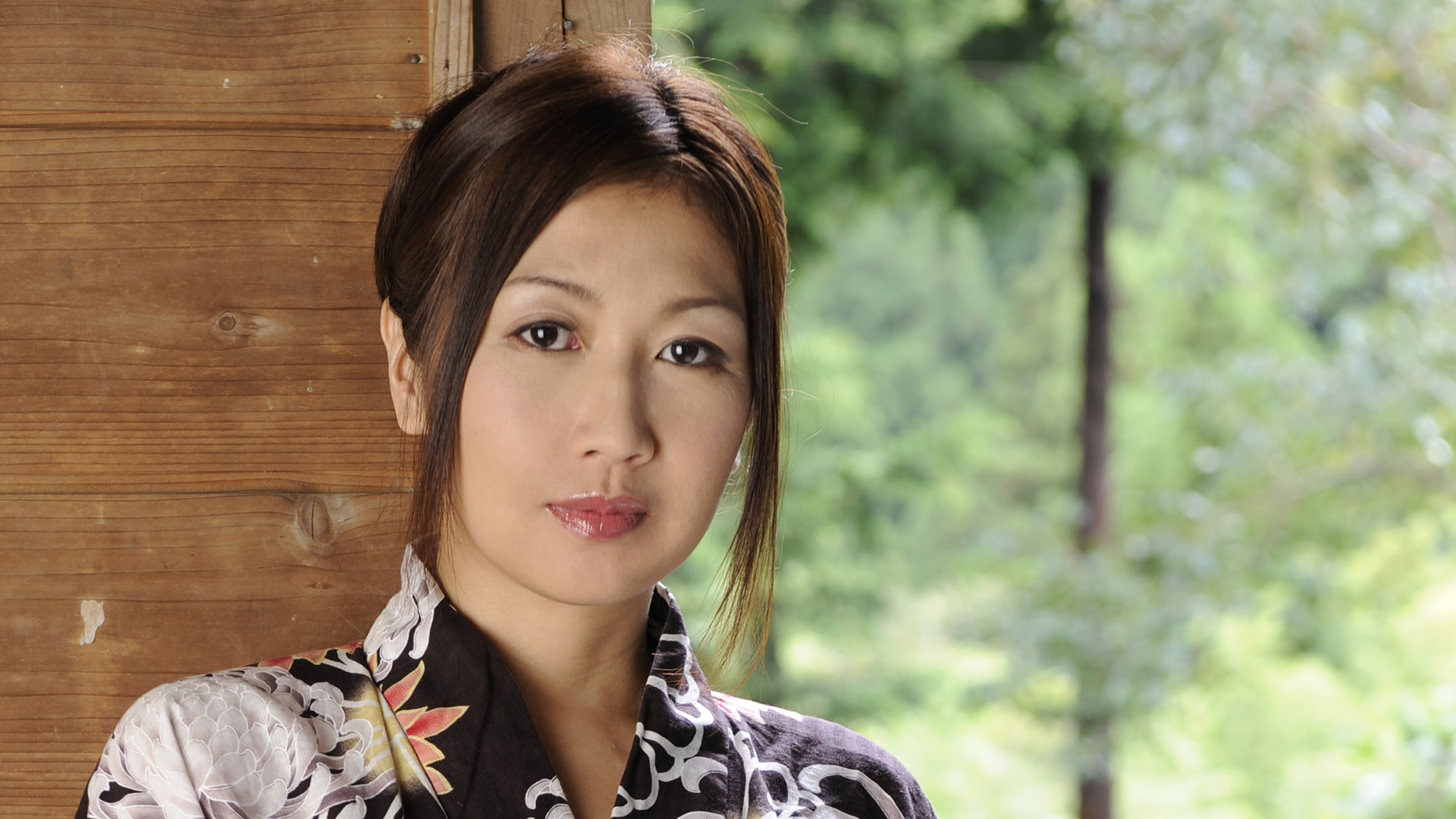 伊織涼子トップイメージ